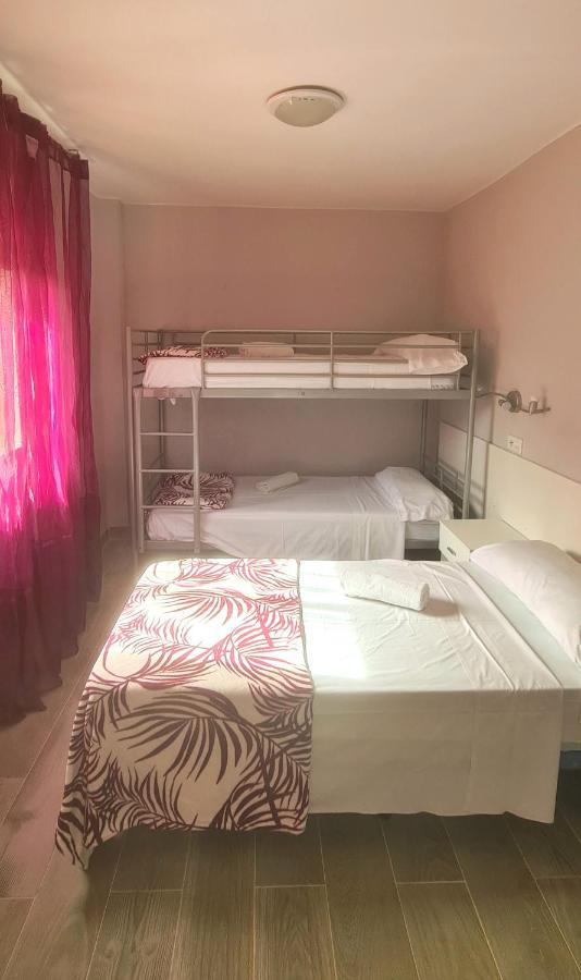 Hostal La Cabana ซาลอว์ ภายนอก รูปภาพ