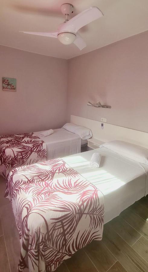 Hostal La Cabana ซาลอว์ ภายนอก รูปภาพ