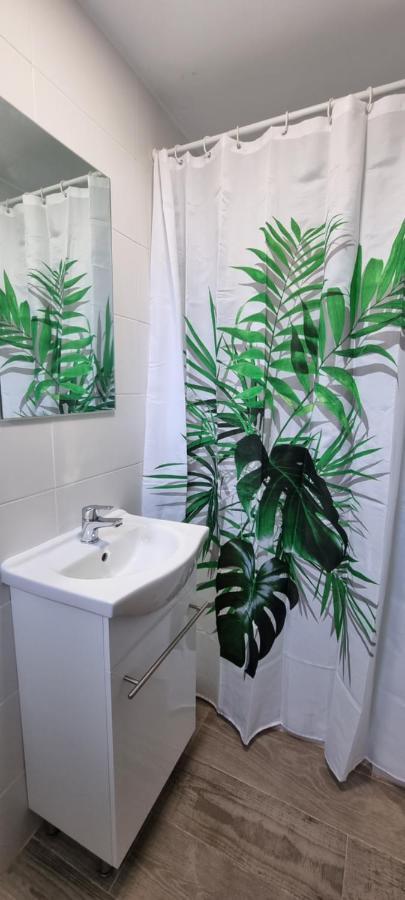 Hostal La Cabana ซาลอว์ ภายนอก รูปภาพ
