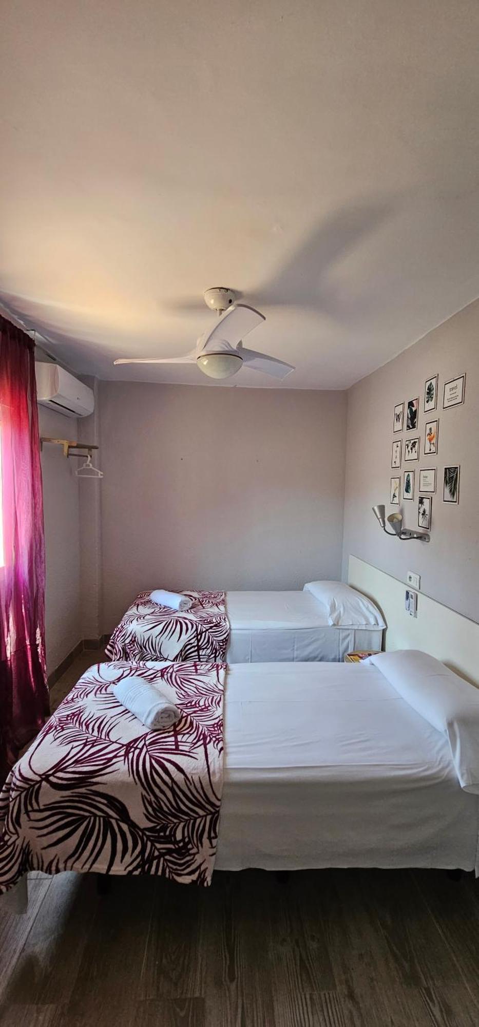 Hostal La Cabana ซาลอว์ ภายนอก รูปภาพ